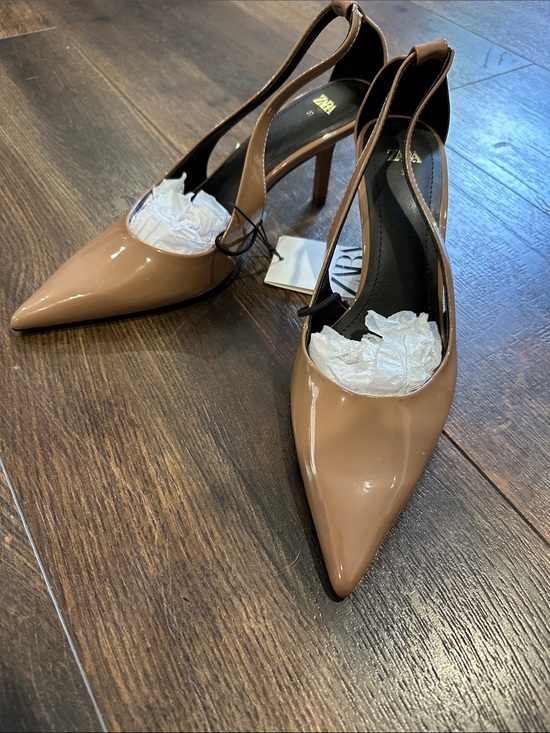 Zara Shoes - NWT Zara Patent Pointed Slingback Pumps in Nude Tan